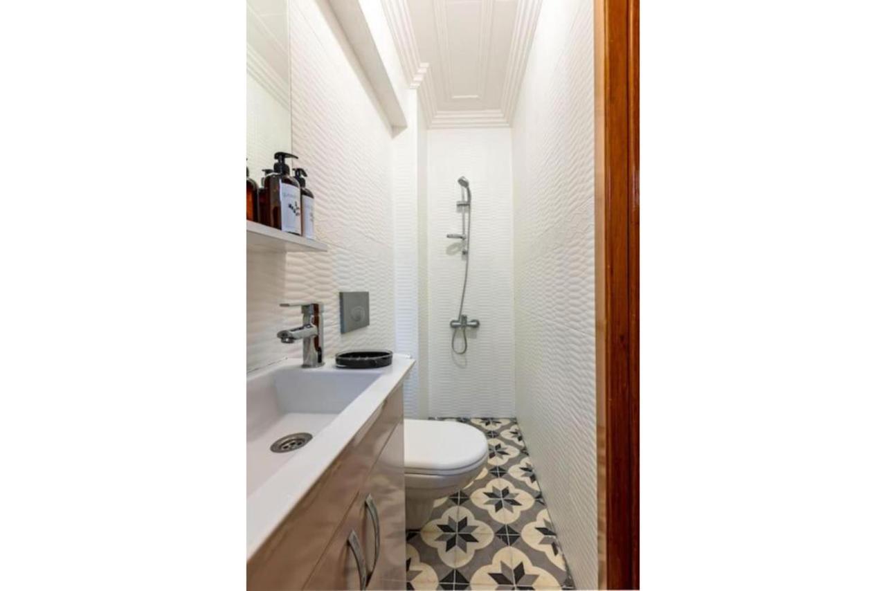 Historical 4-Br Home Steps From Besiktas Stadium & Bosphorus Views - Prime Nisantasi Location! Стамбул Экстерьер фото