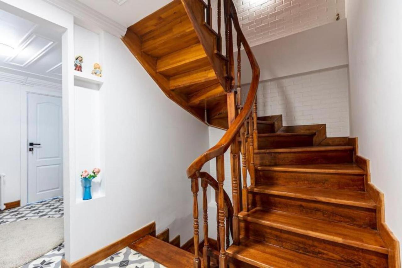 Historical 4-Br Home Steps From Besiktas Stadium & Bosphorus Views - Prime Nisantasi Location! Стамбул Экстерьер фото