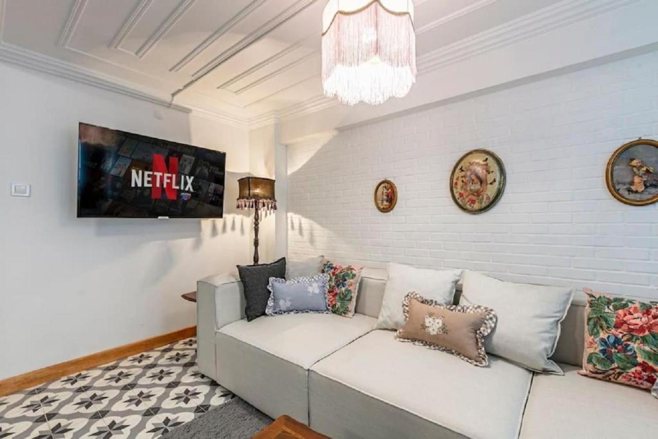 Historical 4-Br Home Steps From Besiktas Stadium & Bosphorus Views - Prime Nisantasi Location! Стамбул Экстерьер фото