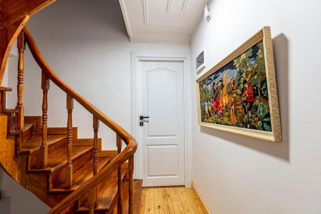 Historical 4-Br Home Steps From Besiktas Stadium & Bosphorus Views - Prime Nisantasi Location! Стамбул Экстерьер фото
